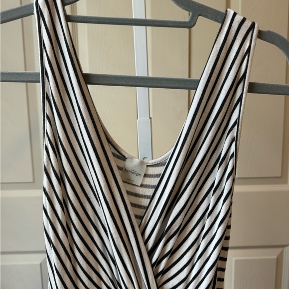Black & white jumpsuit - it has pockets!! - Picture 4 of 6